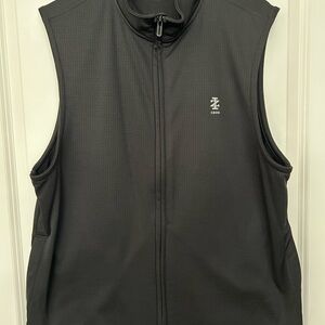 IZOD Men's Black Golf Vest
